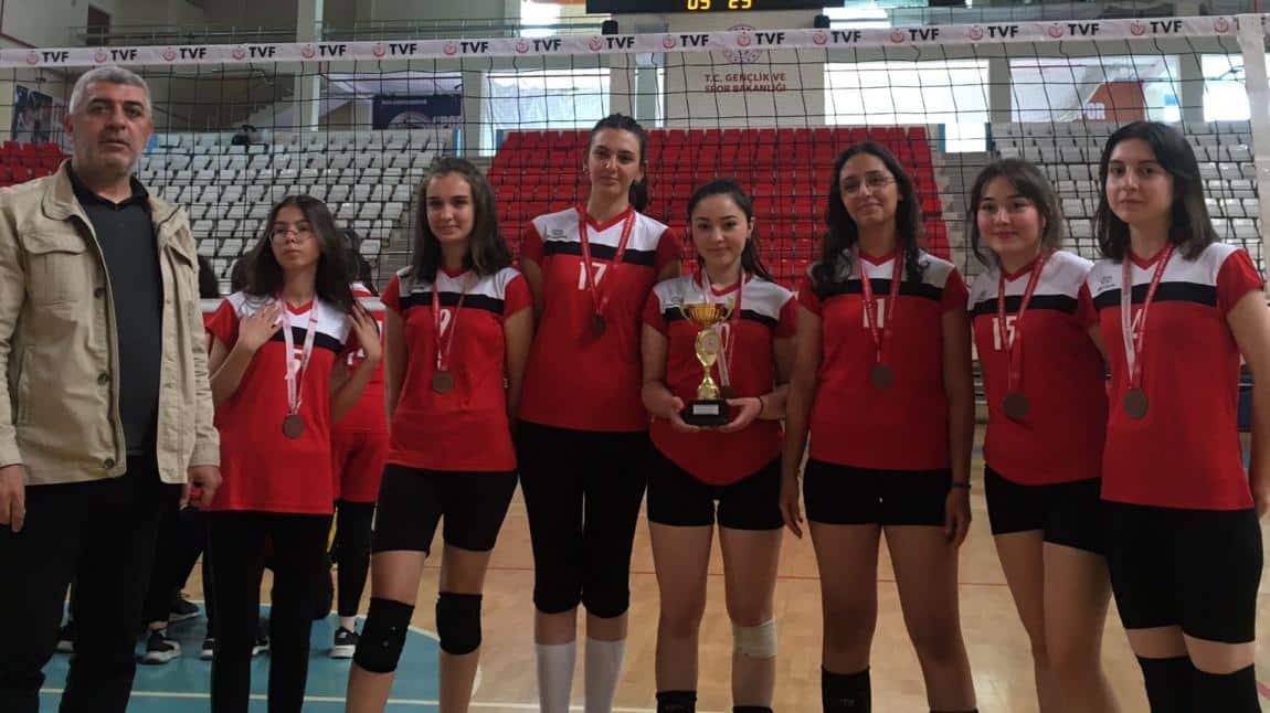 Erzincan B Gençler İl Birinciliği Voleybol Turnuvasında 3. Olduk
