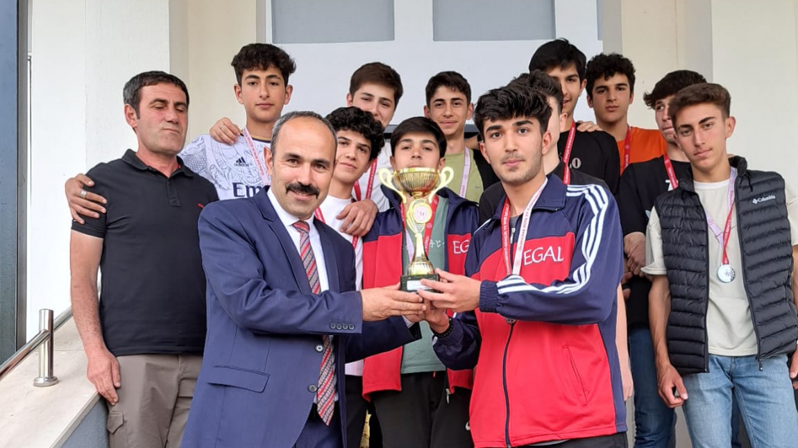 Okulumuz Futsalda 2. Olarak Bir Kupa Daha Kazandı