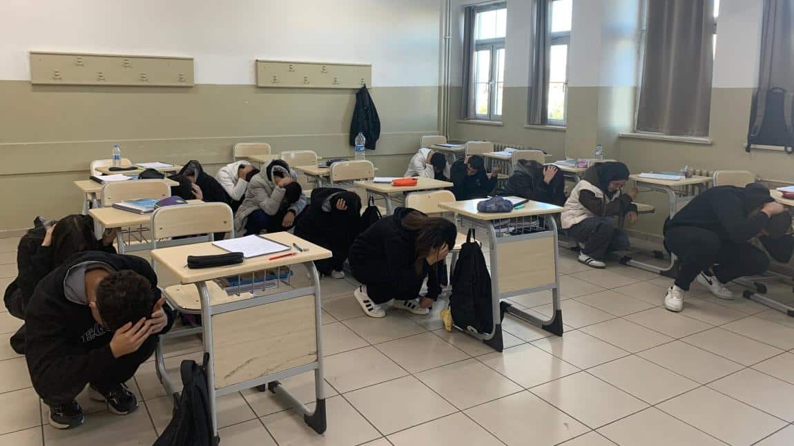 Deprem Tahliye Tatbikatı Gerçekleştirildi